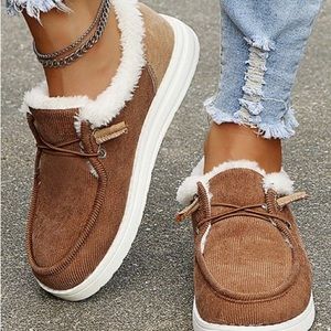 Brown fleece accent boat sneakers